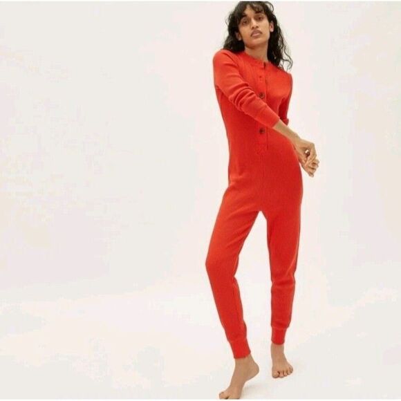 Everlane Waffle Knit Henley One Piece Button Up Jumpsuit in Currant Size XS - Picture 1 of 6